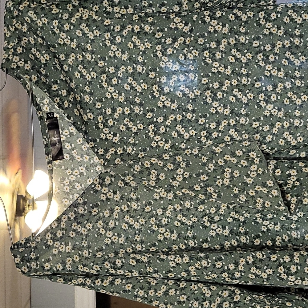 Agnes Orinda 2x green floral shirt